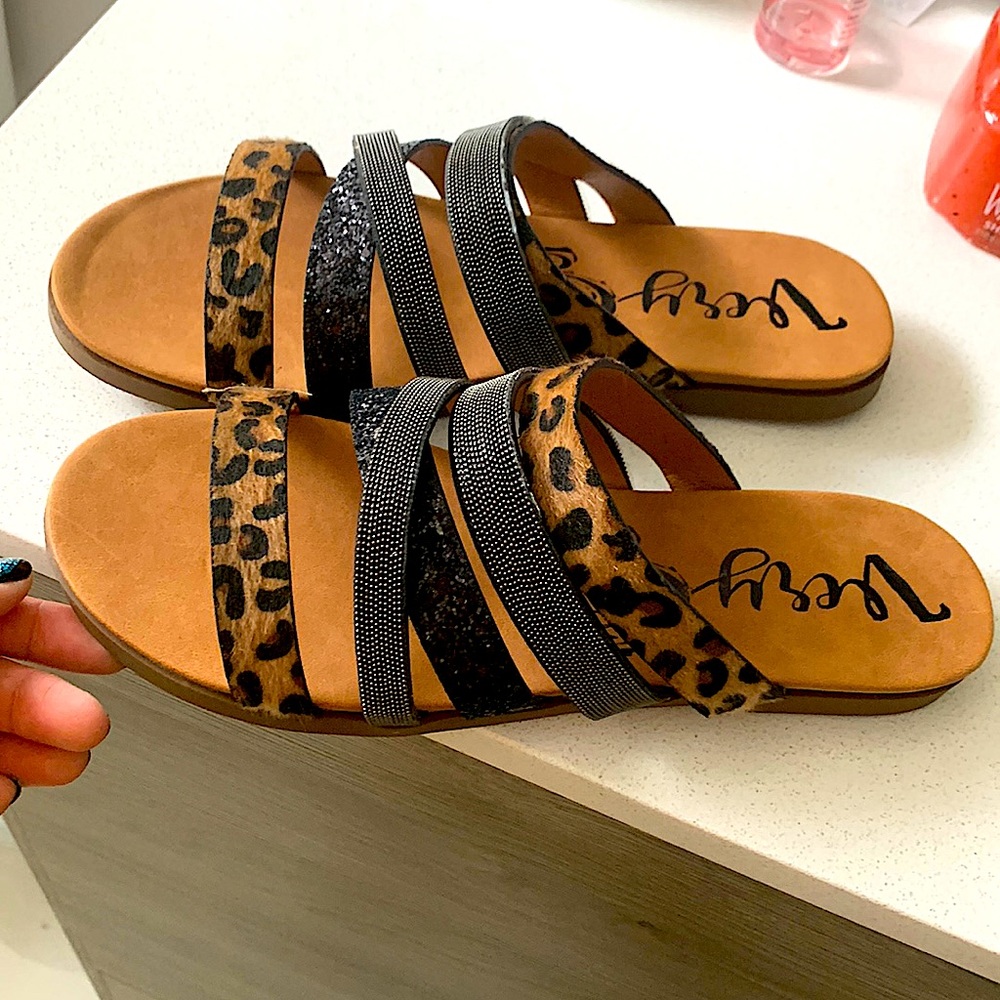 Very G sandals